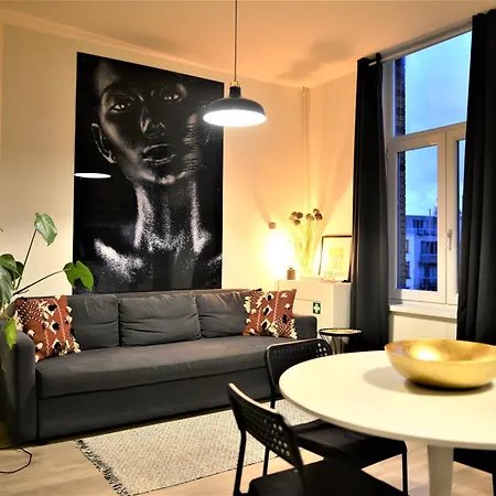 Apartment Sleep - Flats & *